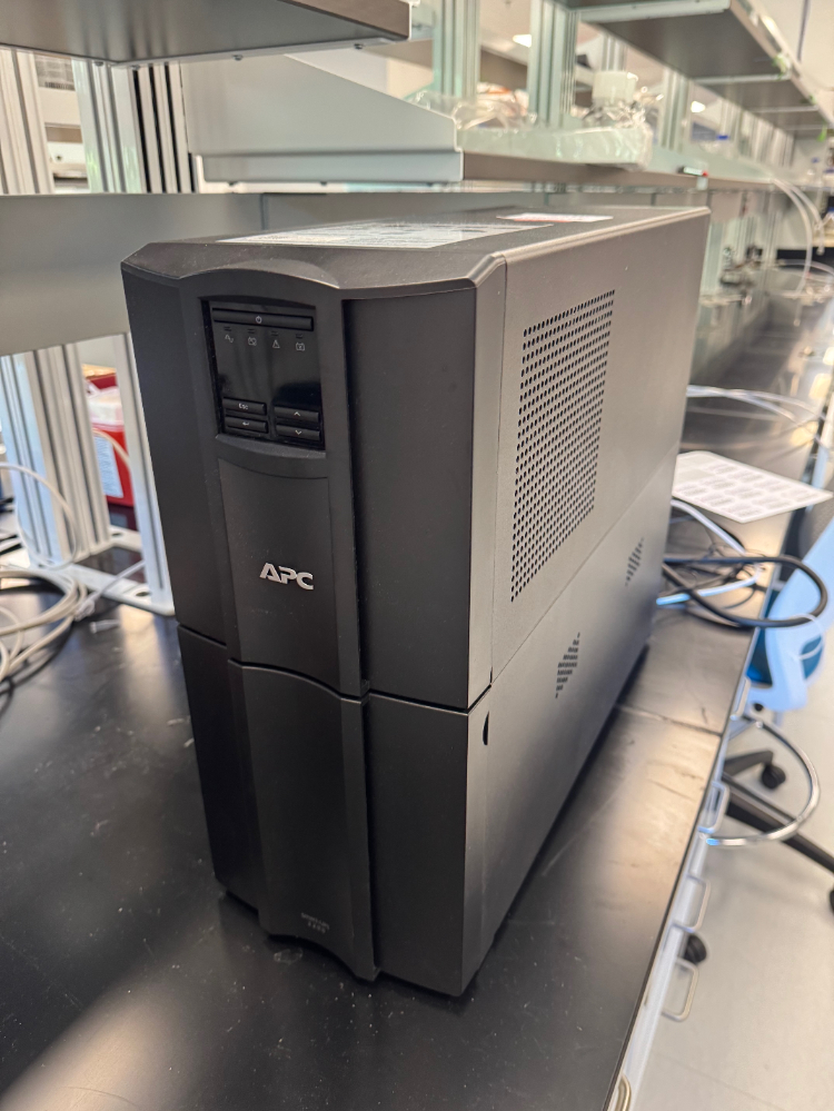 Image of APC Smart-UPS 2200 Uninterruptible Power Supply